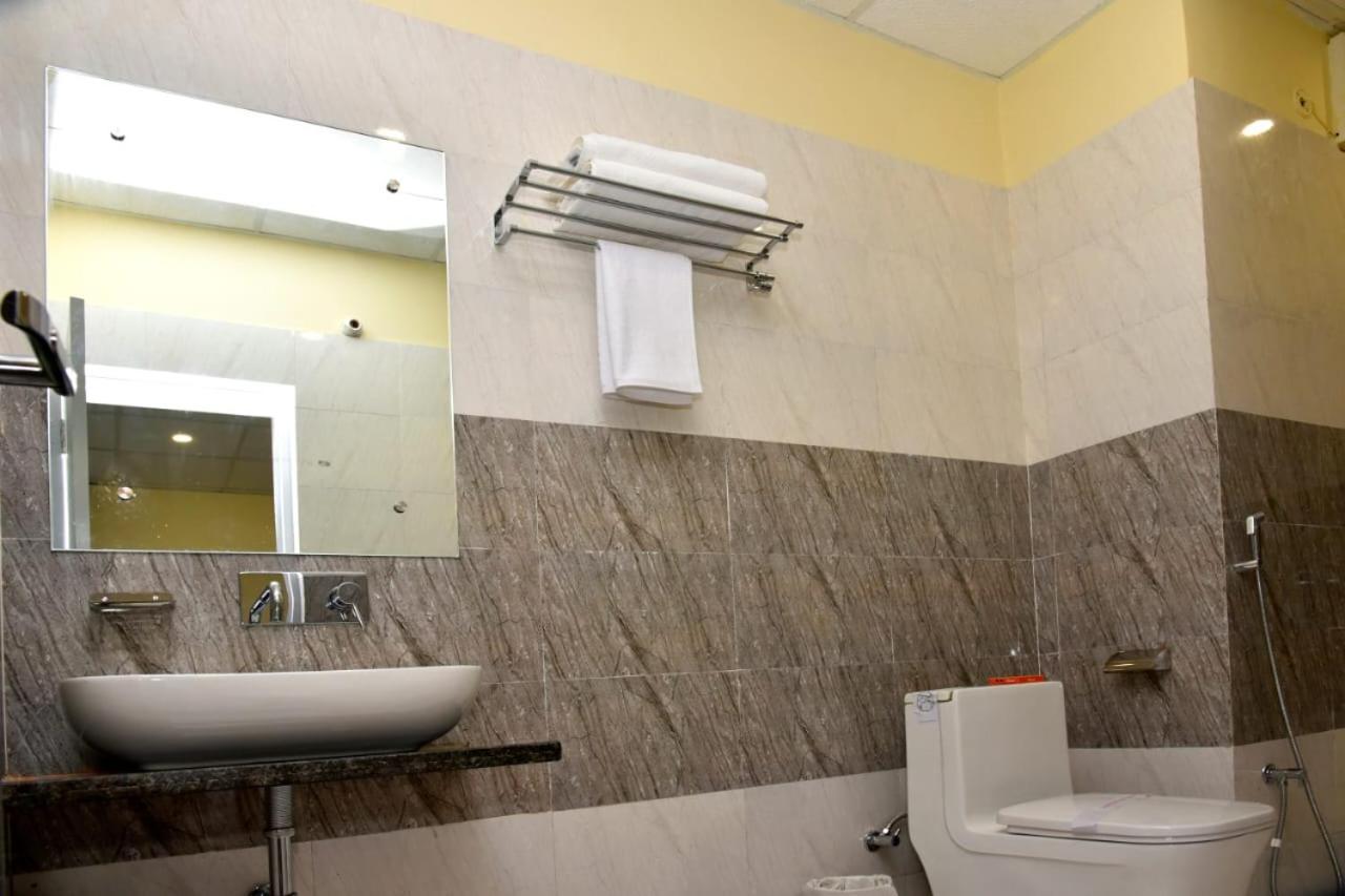 ורנאסי Hotel Tridev Grand מראה חיצוני תמונה