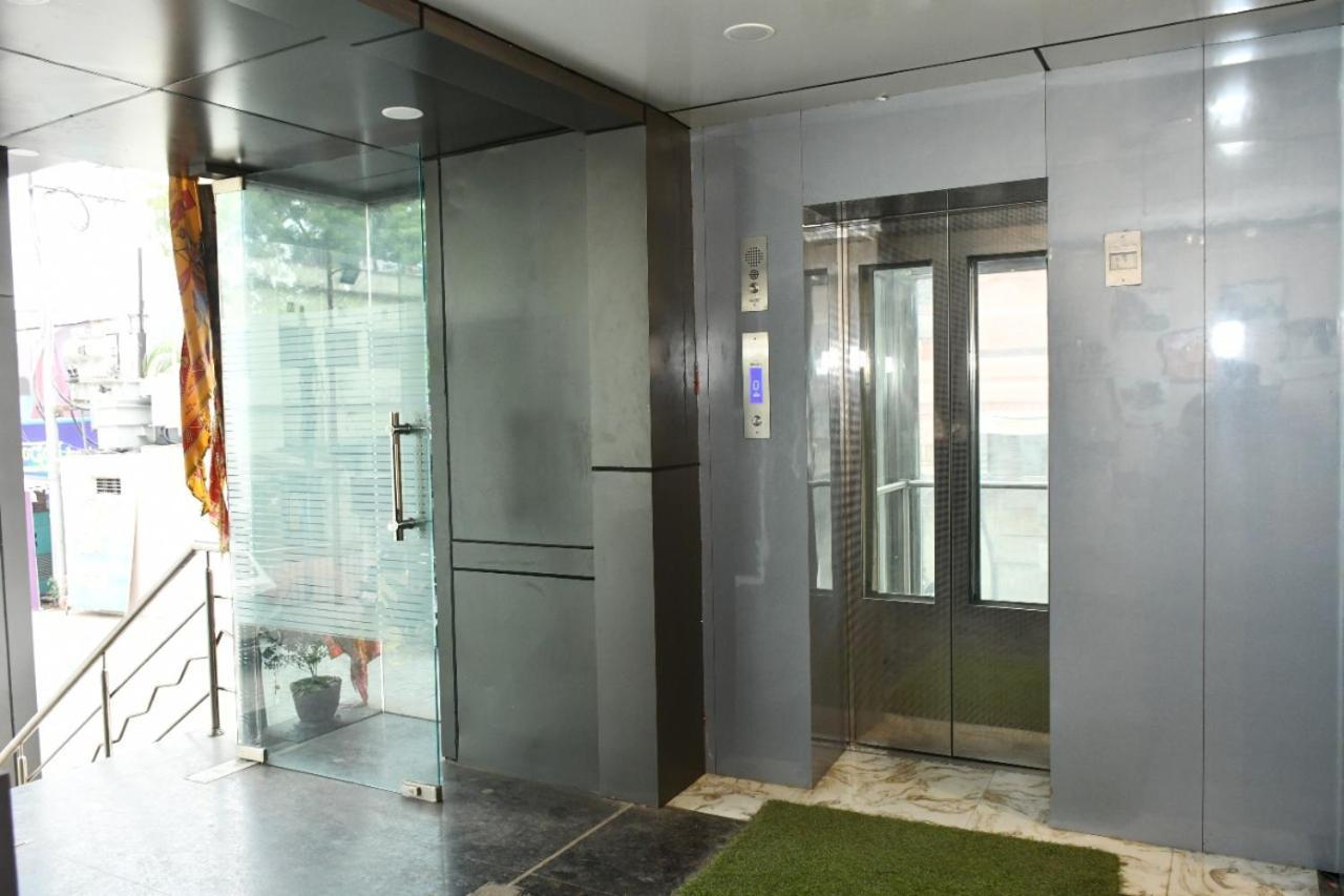 ורנאסי Hotel Tridev Grand מראה חיצוני תמונה