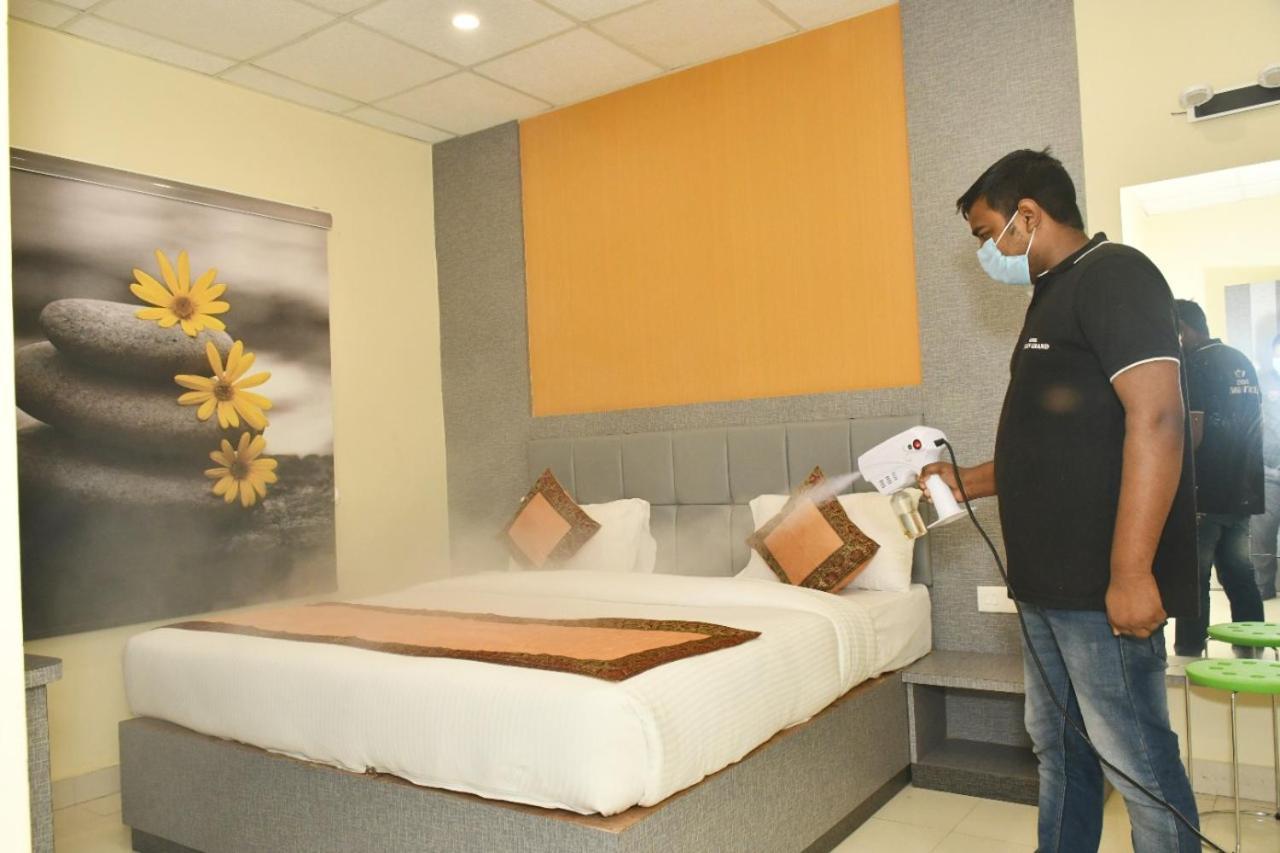 ורנאסי Hotel Tridev Grand מראה חיצוני תמונה